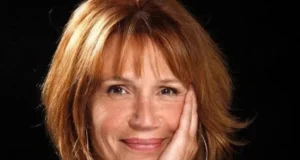 Clémentine Célarié dévoile son combat contre un cancer du côlon