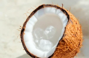 Eau de coco : miracle santé ou piège caché ?