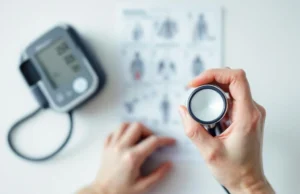 Pourquoi surveiller vos artères après 50 ans pour éviter un AVC ou une crise