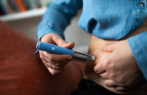 Ozempic et Wegovy : les médicaments GLP-1 augmenteraient le risque de ces deux maladies