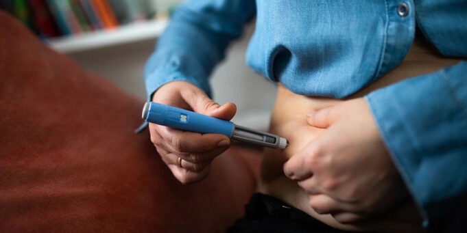 Ozempic et Wegovy : les médicaments GLP-1 augmenteraient le risque de ces deux maladies