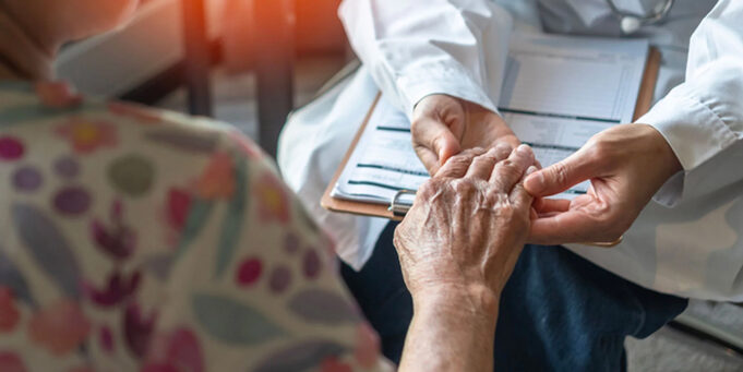 Ces symptômes de la maladie de Parkinson seraient plus courants chez les femmes