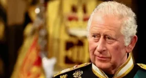 Charles III brise le silence sur un effet secondaire méconnu de la chimiothérapie
