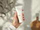 Crème solaire : la quantité idéale révélée par une dermatologue pour éviter le cancer