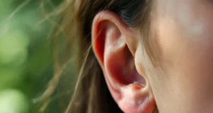 Acouphènes : découvrez la vérité sur ces bruits mystérieux dans vos oreilles