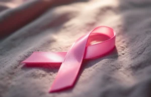 Évelyne Dhéliat se confie : son combat bouleversant contre le cancer